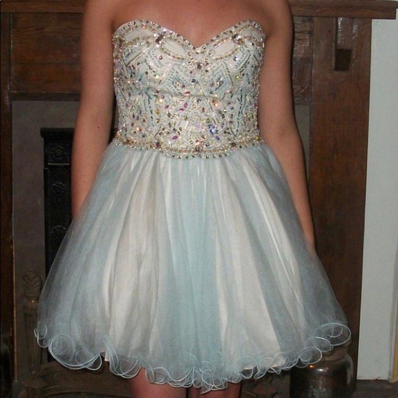 Short formal - Picture 1 of 4